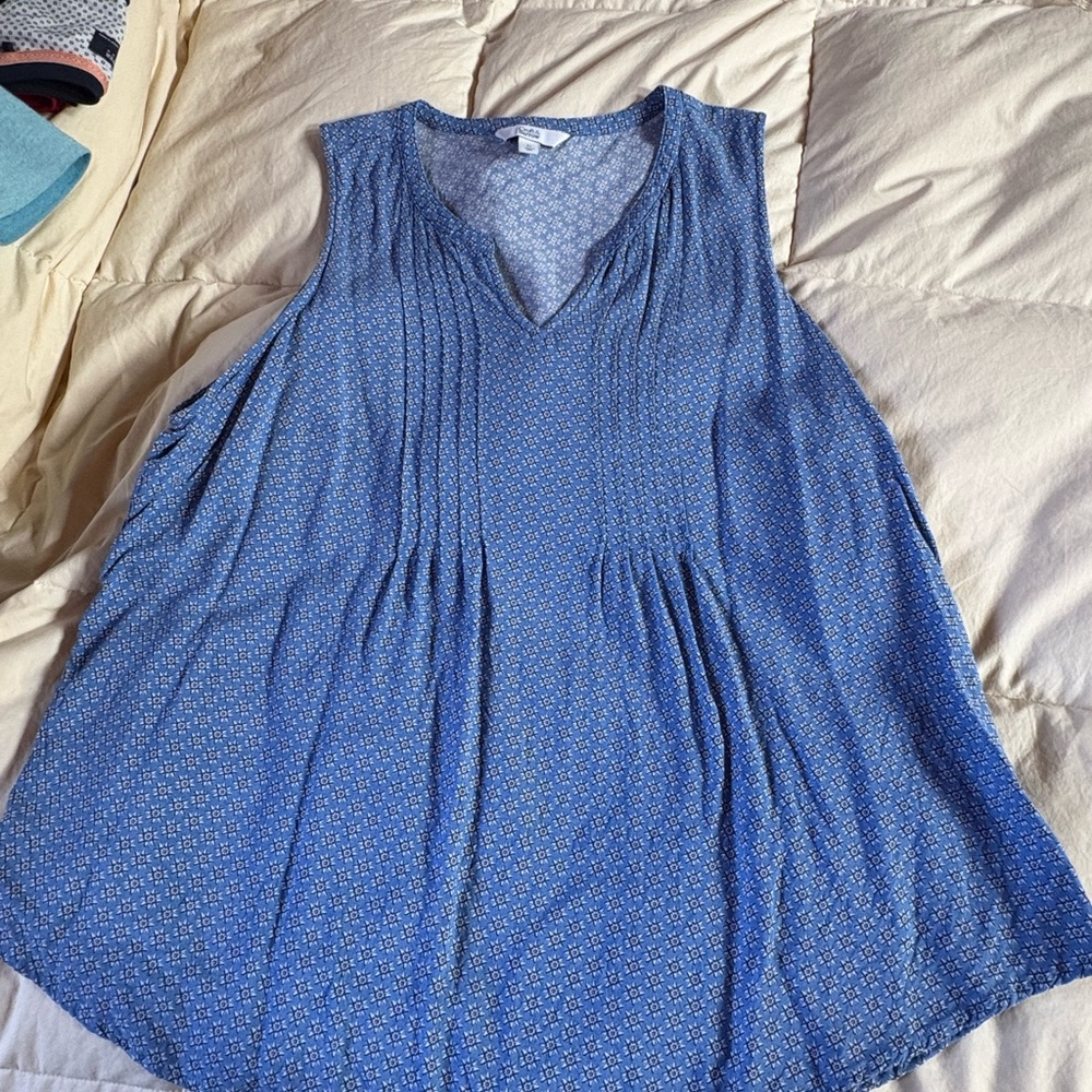 croft & barrow Blue Printed Pleated V-Neck Tank
